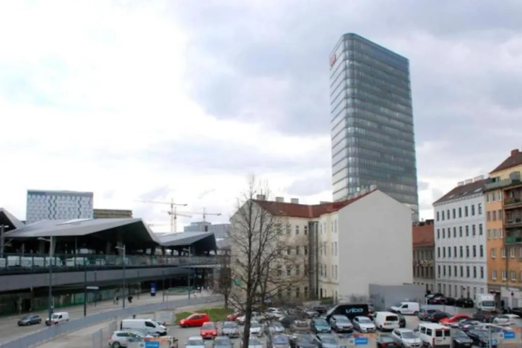 Nr 1 Apartment With 2 Balconies 3 Bedrooms Near Main Train Station Vienna Austria